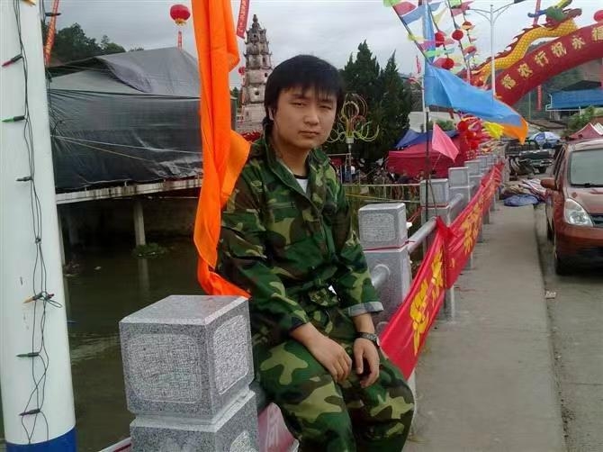 如影随形的第二张照片--龙岩上门女婿服务网